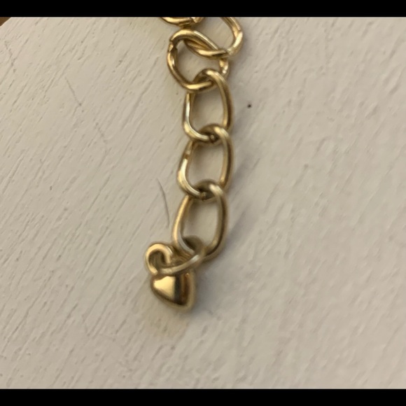 Flowers with Center Gold Pistil Style Ovary Round Clear Quartz Crystal Necklace - Picture 10 of 10